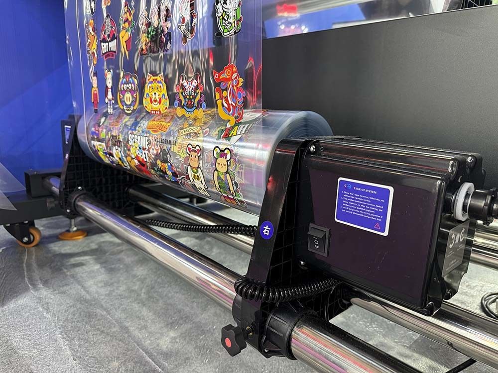 Tamamen Otomatik 7 Renkli 60cm Baskı Etiket Dikkate Alıcı UV DTF Yazıcısı